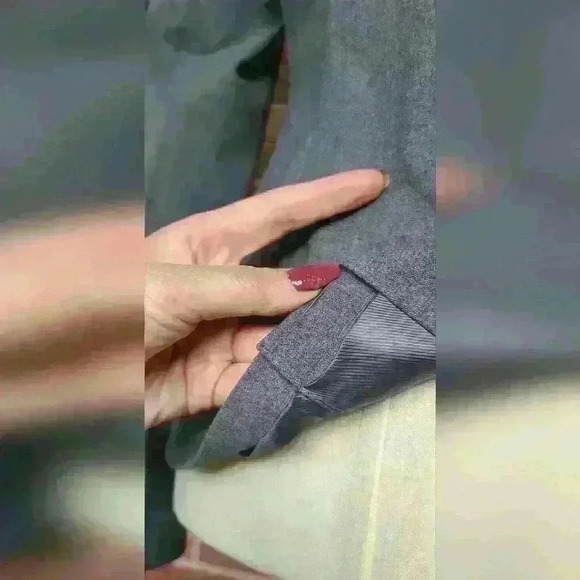 The limited collection gray blazer size 0 - Picture 7 of 16